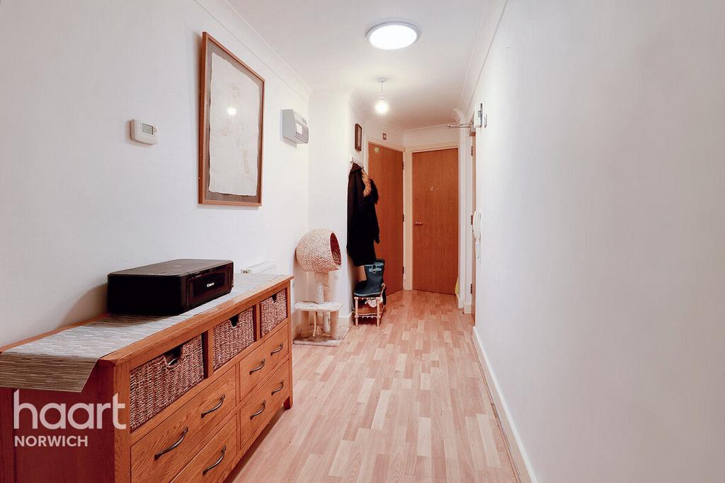 Catton Grove Road, Norwich 2 bed flat for sale £140,000