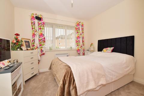 2 bedroom flat to rent, Millers Close Dartford DA1