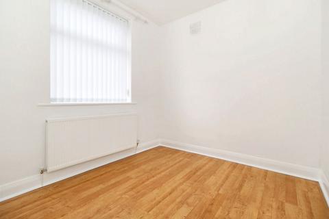 2 bedroom ground floor flat for sale, Stamfordham Road, fenham, Newcastle upon Tyne, Tyne and Wear, NE5 3JN