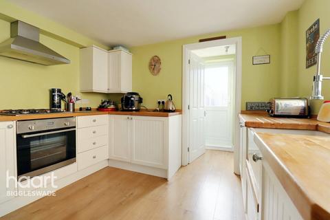 68 Ivel Road, Shefford, SG17 5LB