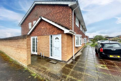 2 bedroom maisonette to rent, Avondale, Maidenhead, Berkshire, SL6