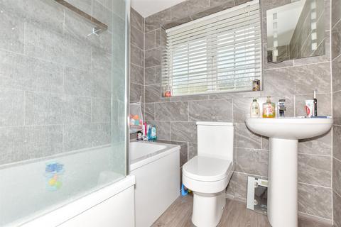 20 Farncombe Way, Whitfield, Dover, CT16 3NT