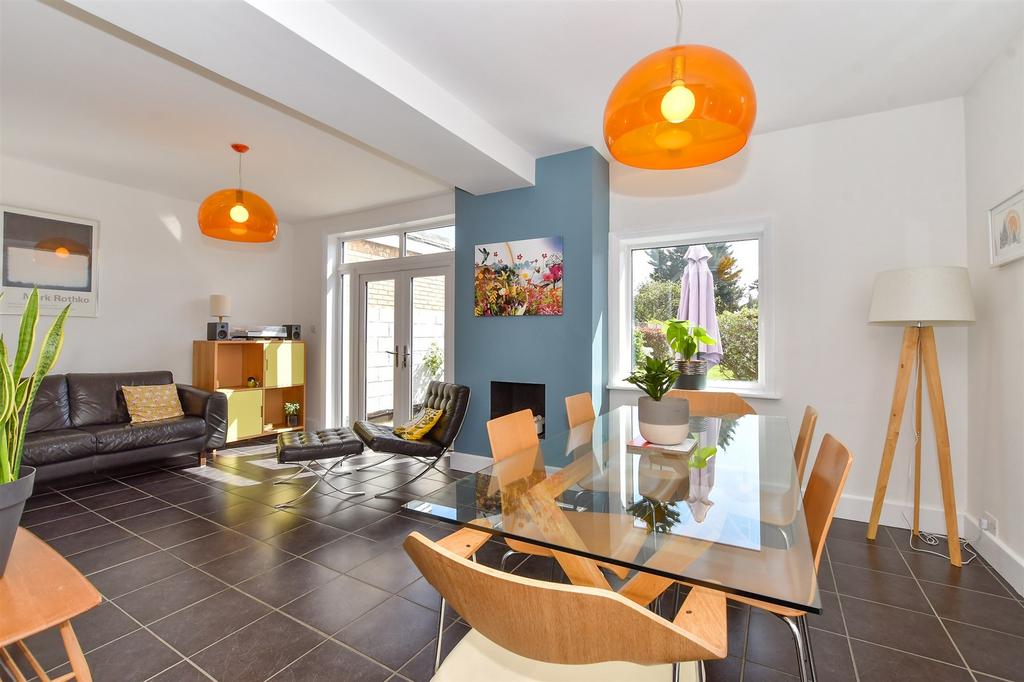 Westbrook Avenue, Margate, Kent 4 bed semidetached house for sale £
