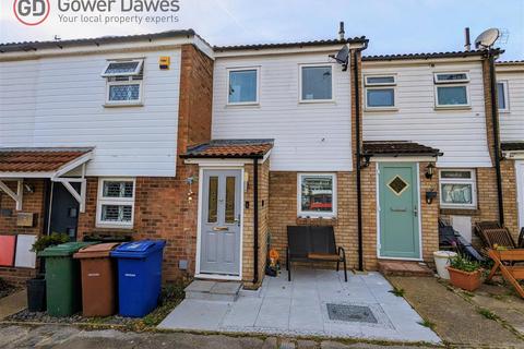 2 bedroom terraced house for sale, Stafford Close, Linford