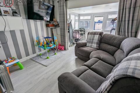 3 Stafford Close, Linford, Stanford-le-hope, SS17 0RW