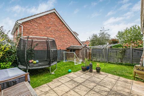 3 bedroom link detached house to rent, Longacres, St Albans, AL4