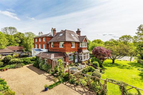 4 bedroom link detached house for sale, Grayswood Road, Grayswood, Haslemere, Surrey, GU27