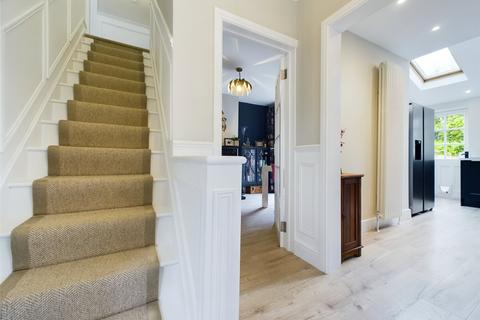 1 Cleevemount Close, Cheltenham, GL52 3HW