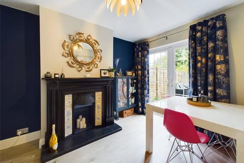 1 Cleevemount Close, Cheltenham, GL52 3HW