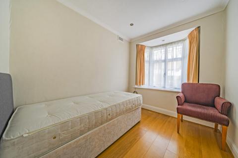 13 Brunswick Gardens, London, W5 1AP