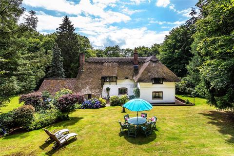 4 bedroom detached house for sale, Guildford Road, Clemsfold, Horsham, West Sussex, RH12