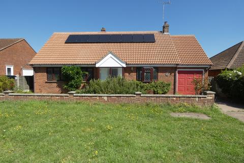 4 bedroom detached bungalow to rent, West Mersea, CO5 8EJ