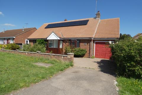 4 bedroom detached bungalow to rent, West Mersea, CO5 8EJ