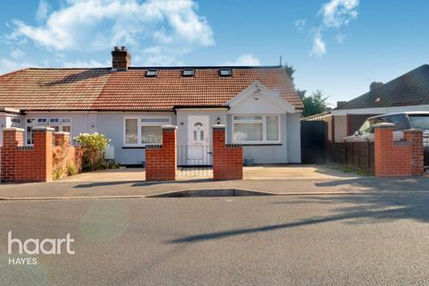4 bedroom semi-detached bungalow for sale, Yeading Gardens, Hayes