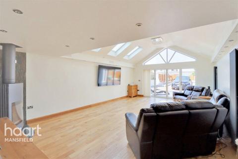 4 bedroom bungalow for sale, Forest Court, Mansfield