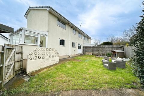 37 Oaklands Park, Buckfastleigh, TQ11 0BW