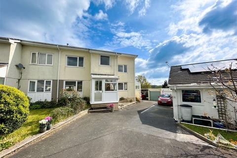 37 Oaklands Park, Buckfastleigh, TQ11 0BW