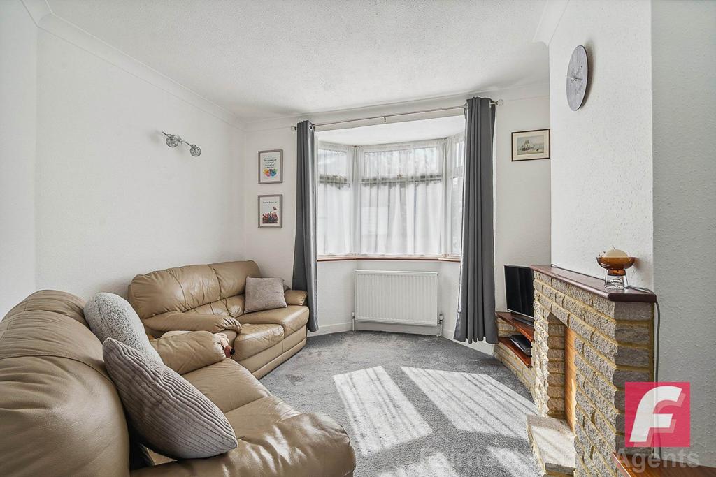 Greatham Road, Bushey 3 bed semidetached house for sale £450,000