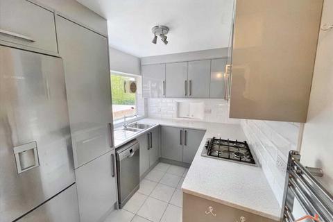 3 bedroom apartment for sale, Mentmore Court, September Way, Stanmore, Stanmore