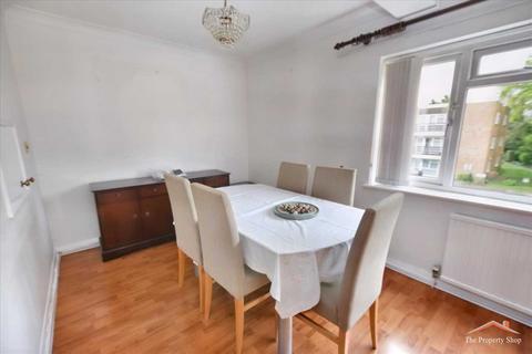 3 bedroom apartment for sale, Mentmore Court, September Way, Stanmore, Stanmore