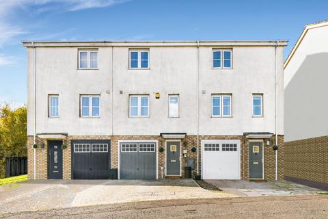 3 bedroom townhouse for sale, Queens Crescent, Livingston, EH54