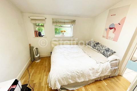 3 bedroom flat to rent, Witherington Road, London N5