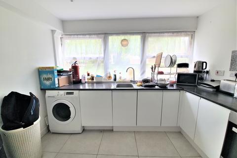 5 bedroom end of terrace house to rent, Luton, LU2