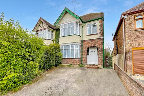 3 bedroom semi-detached house for sale, Fountains Road, Luton, Bedfordshire, LU3 1LU