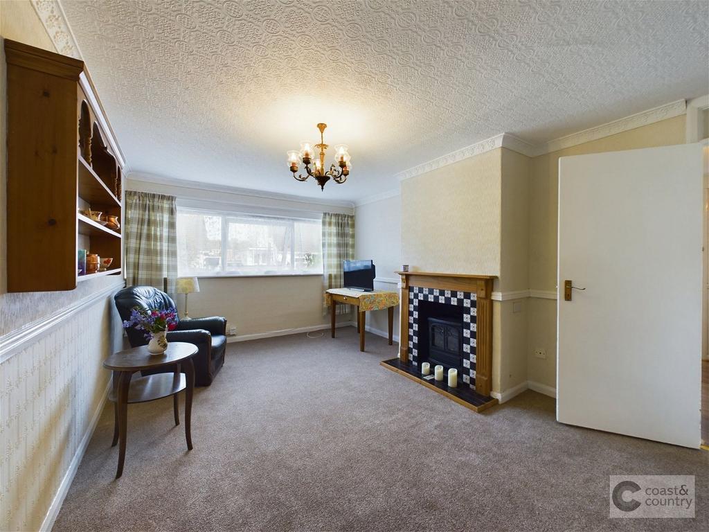 Clifford Avenue, Kingsteignton 2 bed semidetached bungalow for sale