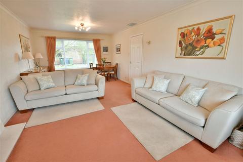 3 bedroom detached house for sale, Wansford Way, Whickham