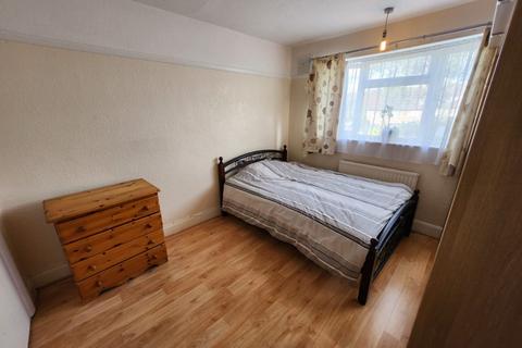 3 bedroom terraced house to rent, Longhill Road, London, Greater London, SE6 1UB