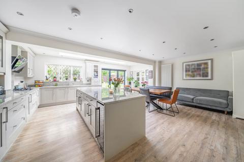 5 bedroom detached house for sale, Lavenham Drive, Biddenham
