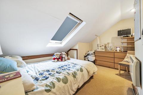 4 bedroom semi-detached house for sale, Wokingham,  Berkshire,  RG40