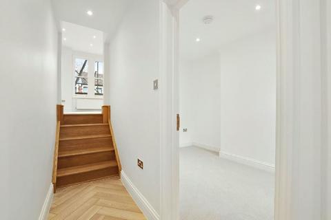 2 bedroom flat for sale, Harberton Road  Whitehall Park  Archway N19 3JR