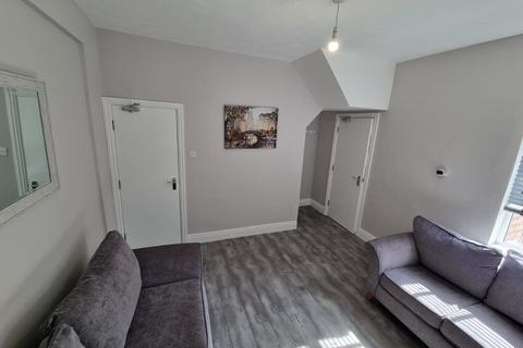 4 bedroom house to rent, Haworth Street, Hull HU6