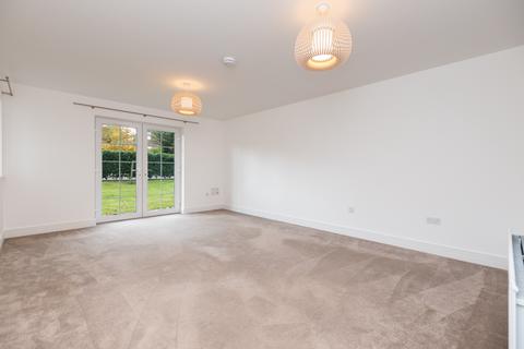 undefined, Alexander Grove, Flat 0-1, Bearsden, Glasgow, G61 3EE