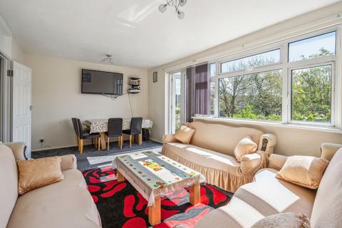 4 bedroom flat for sale, Holtspur Way, Beaconsfield, HP9