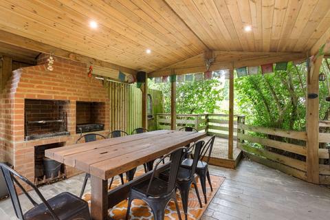 165 Haliburton Road, Twickenham, TW1 1PE