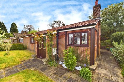 2 bedroom bungalow for sale, Cottington Close, Kingsclere, Newbury, Hampshire, RG20