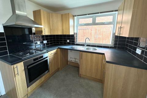 2 bedroom end of terrace house to rent, Southsea, Methuen Road Unfurnished