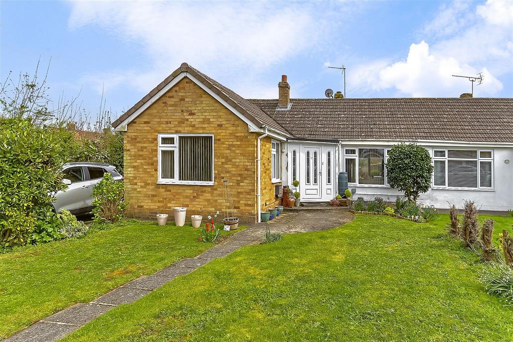 Linton Gore, Coxheath, Maidstone, Kent 3 bed semidetached bungalow for