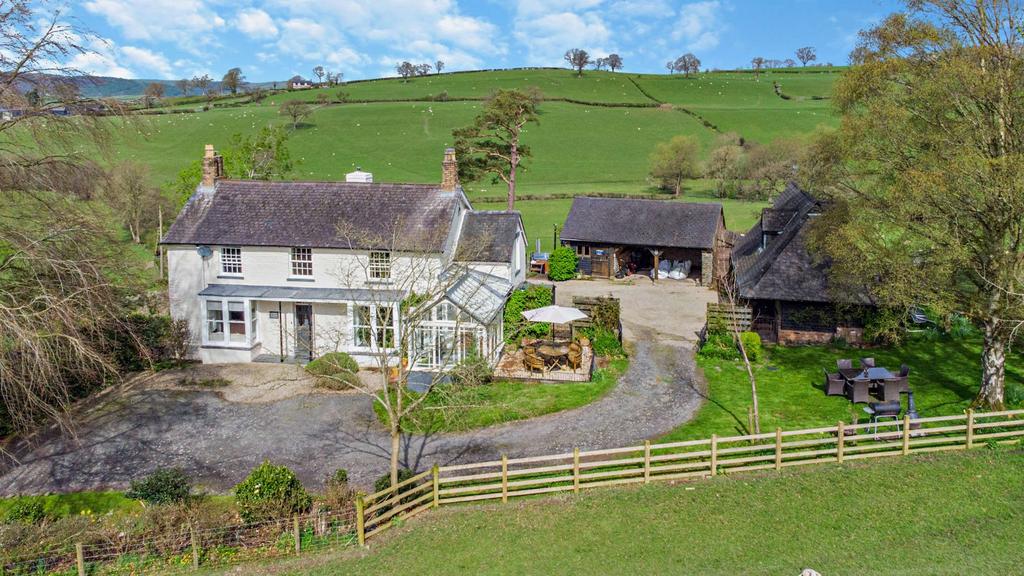 Llanfair Caereinion, Welshpool, Powys 4 bed detached house for sale £