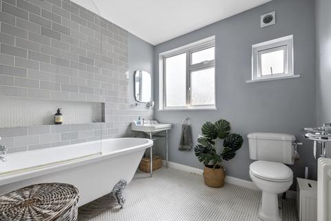 44 Montague Road, London, W7 3PQ