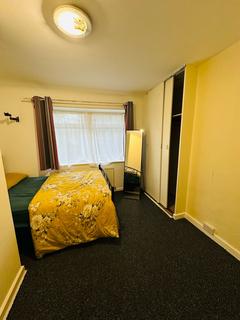 1 bedroom house to rent, Beverley Road, Dagenham RM9