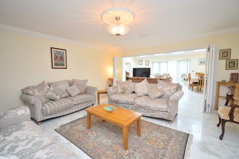 4 bedroom bungalow for sale, Hereward Drive, Thurnby, Leicester, LE7