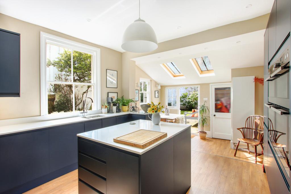 Kitchen/Breakfast Rm