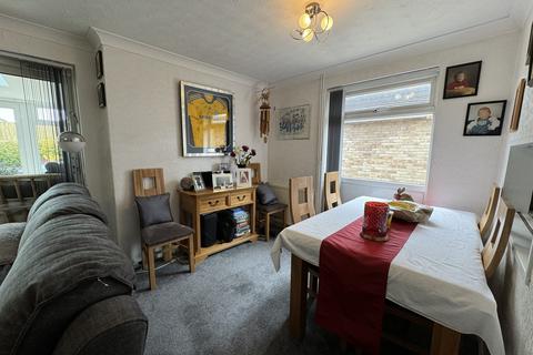 2 bedroom bungalow for sale, Gainsborough Crescent, Eastbourne, East Sussex, BN23