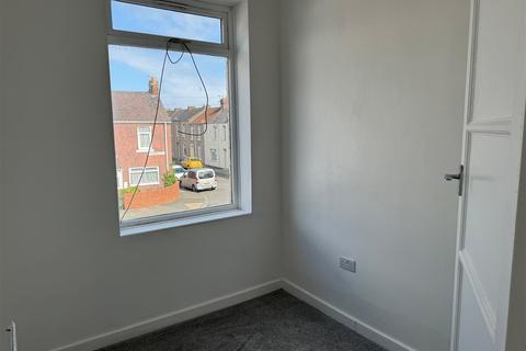 3 bedroom terraced house to rent, Cowpen Road, Blyth NE24