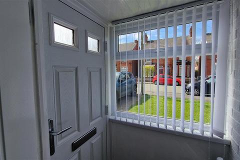 3 bedroom semi-detached house to rent, Crook Lane, Winsford