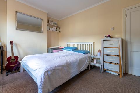 156 Coronation Avenue, Bath, BA2 2JR